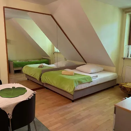 Casanna Apartamento Łomianki